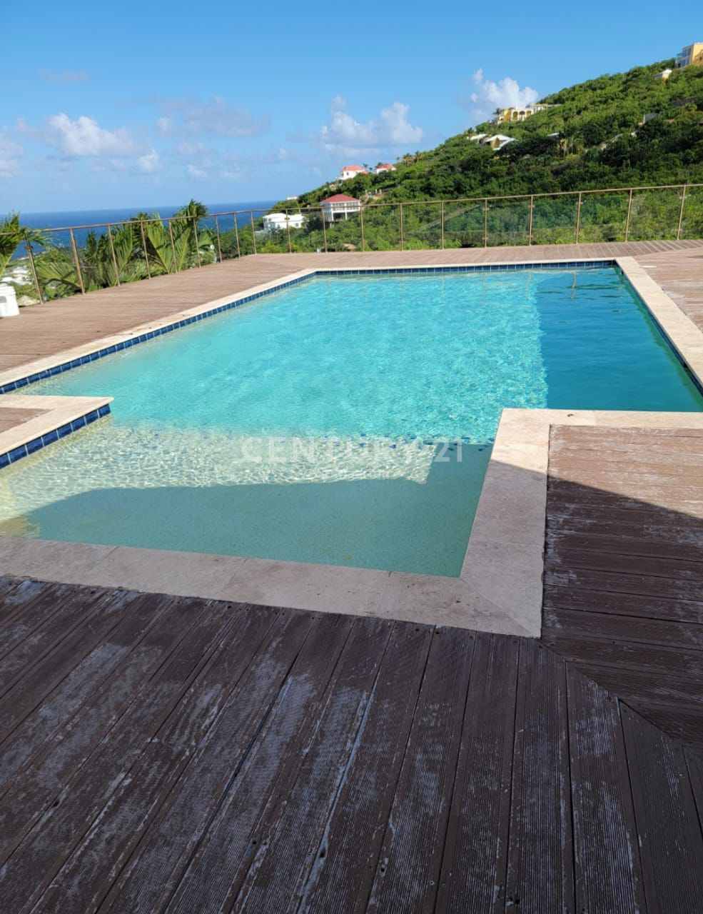 4 Bedroom Hill Side Oyster Pond Rental House