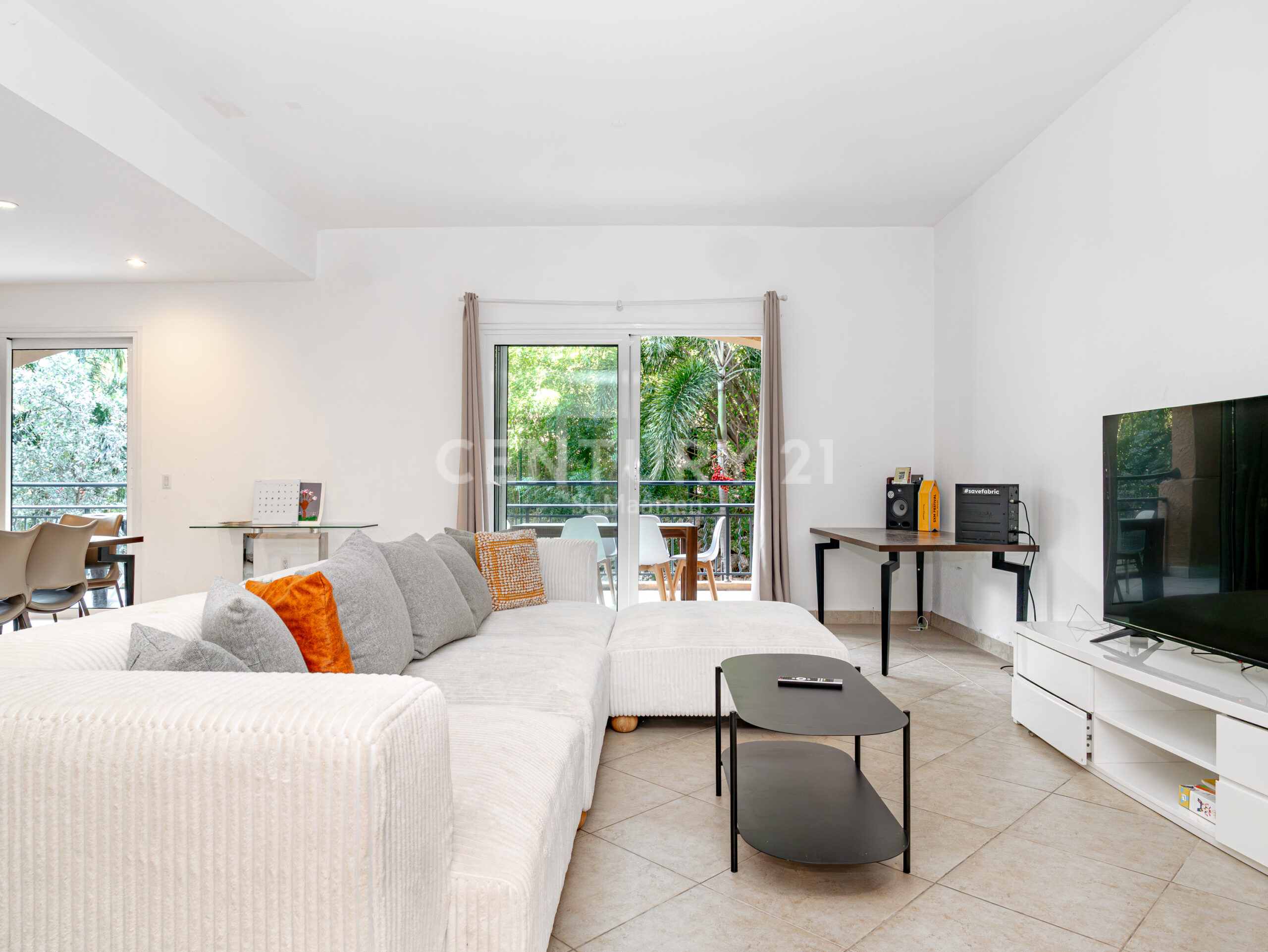 Luxury 3 Bedroom Residence in Porto Cupecoy | Island Living