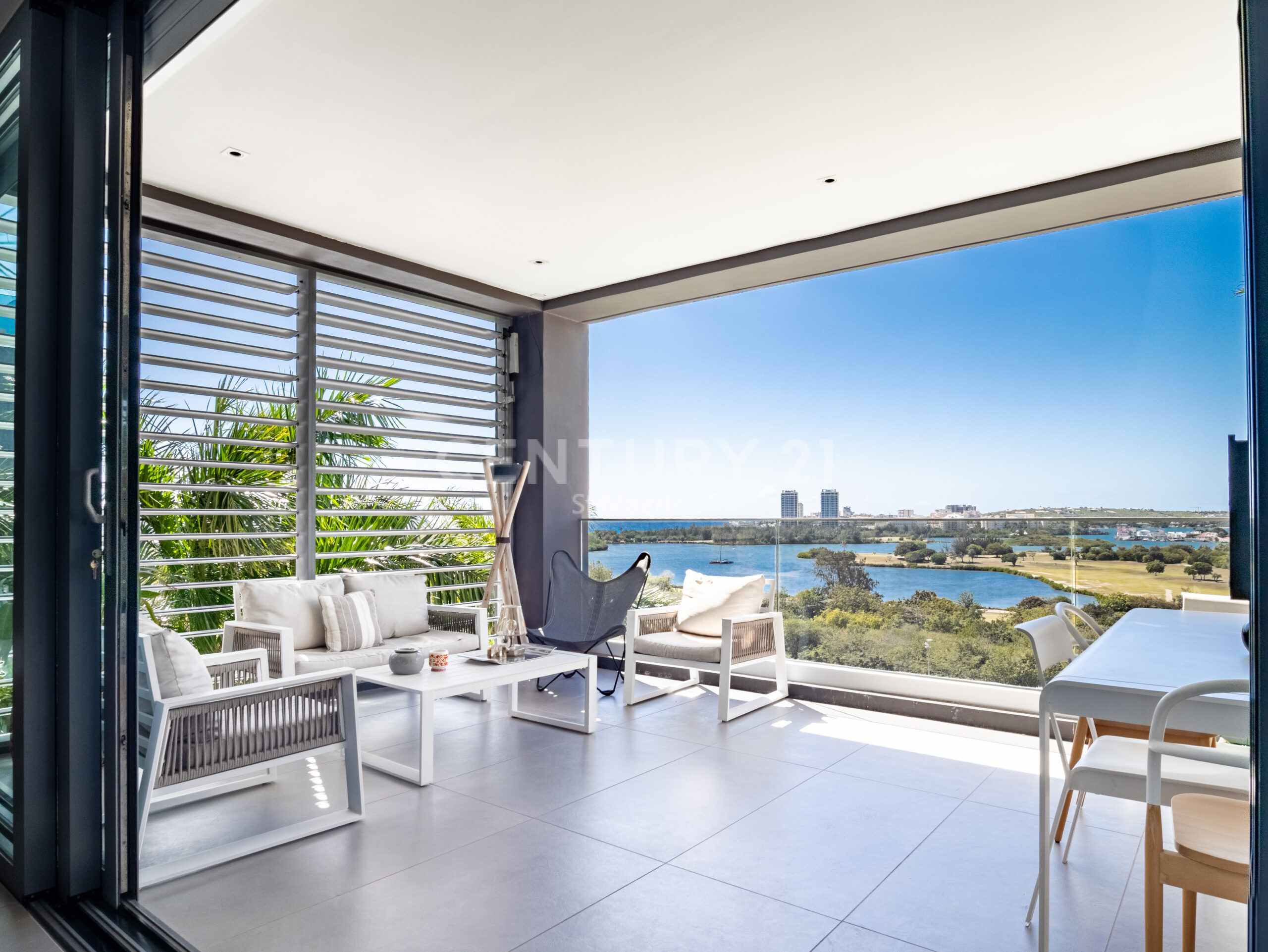 Huma Residence – 3 Bedrooms Condo Panoramic Views for Sale