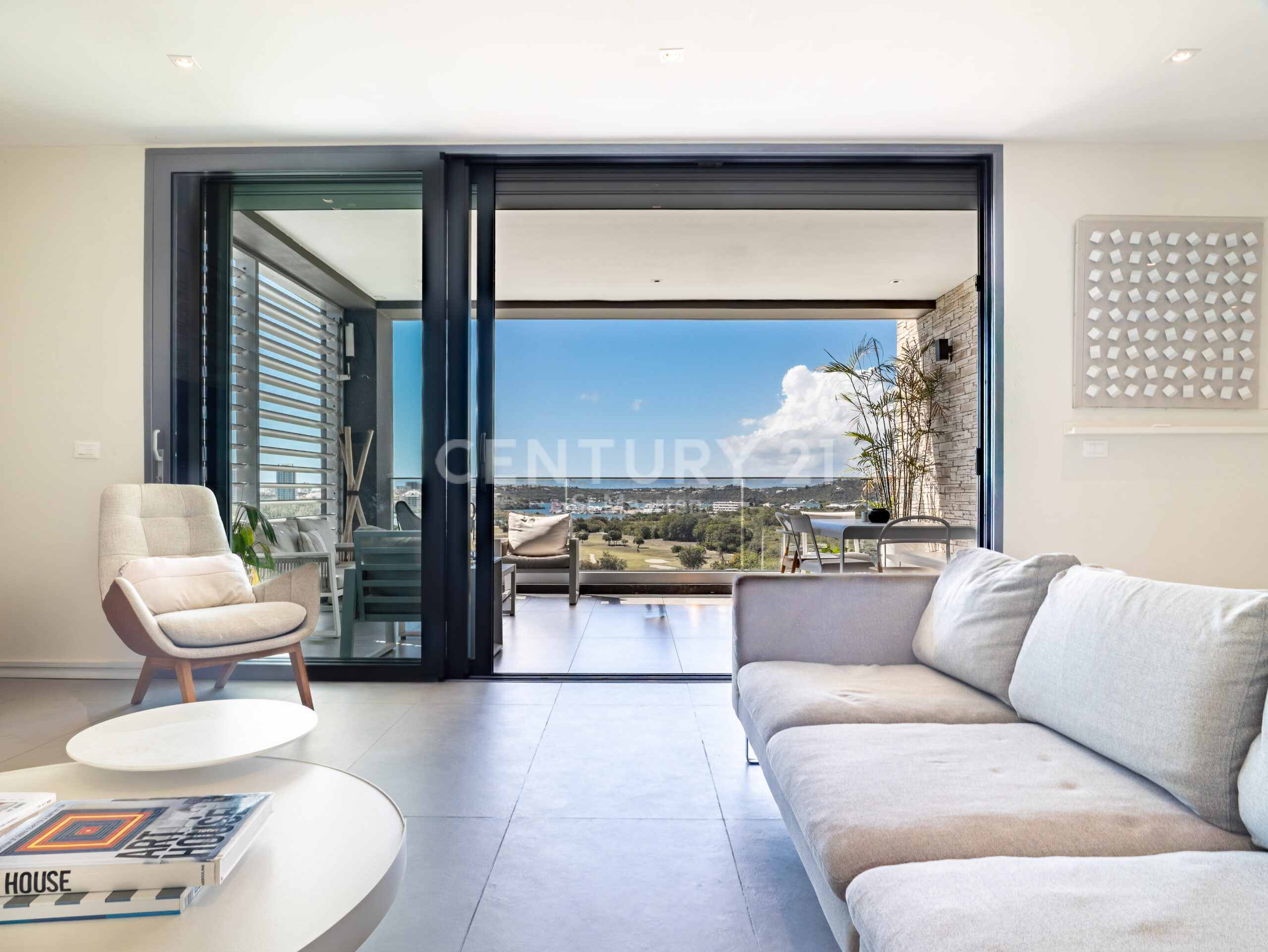 Huma Residence – 3 Bedrooms Condo Panoramic Views for Sale