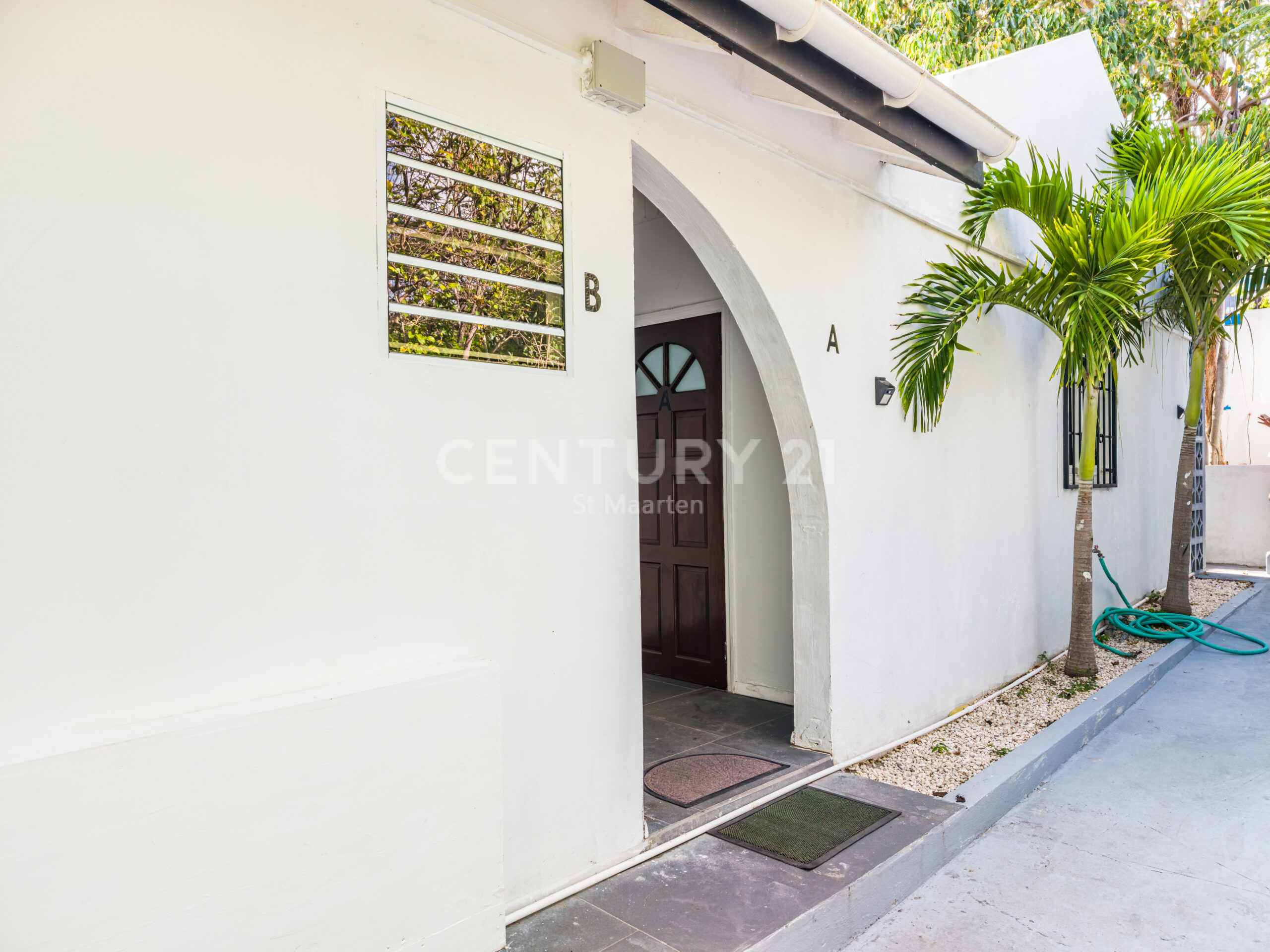 6-Unit Investment Property Near Beach in Pelican Key for Sale