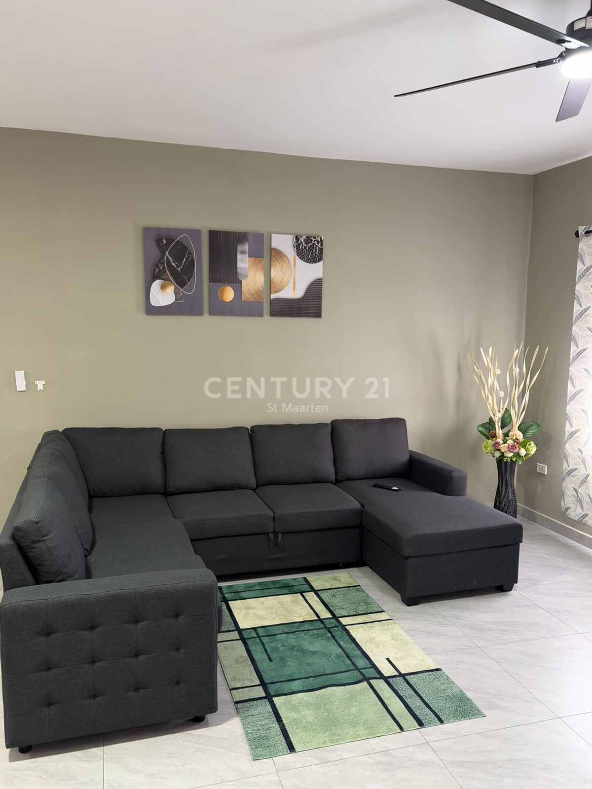 Valley Estate- Spacious 3-Bedroom 2-Bathroom Apartment for Rent