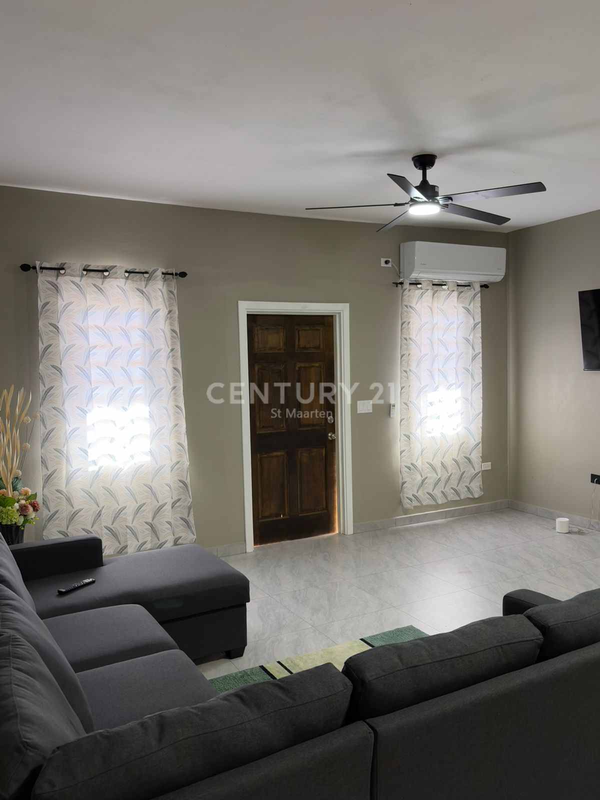 Valley Estate- Spacious 3-Bedroom 2-Bathroom Apartment for Rent
