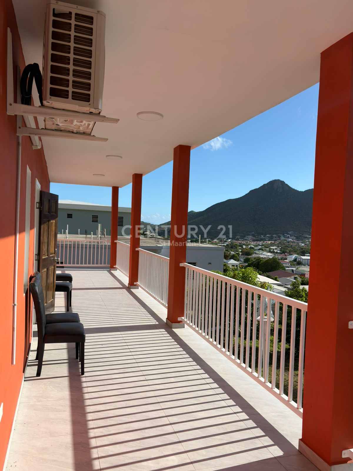 Valley Estate- Spacious 3-Bedroom 2-Bathroom Apartment for Rent