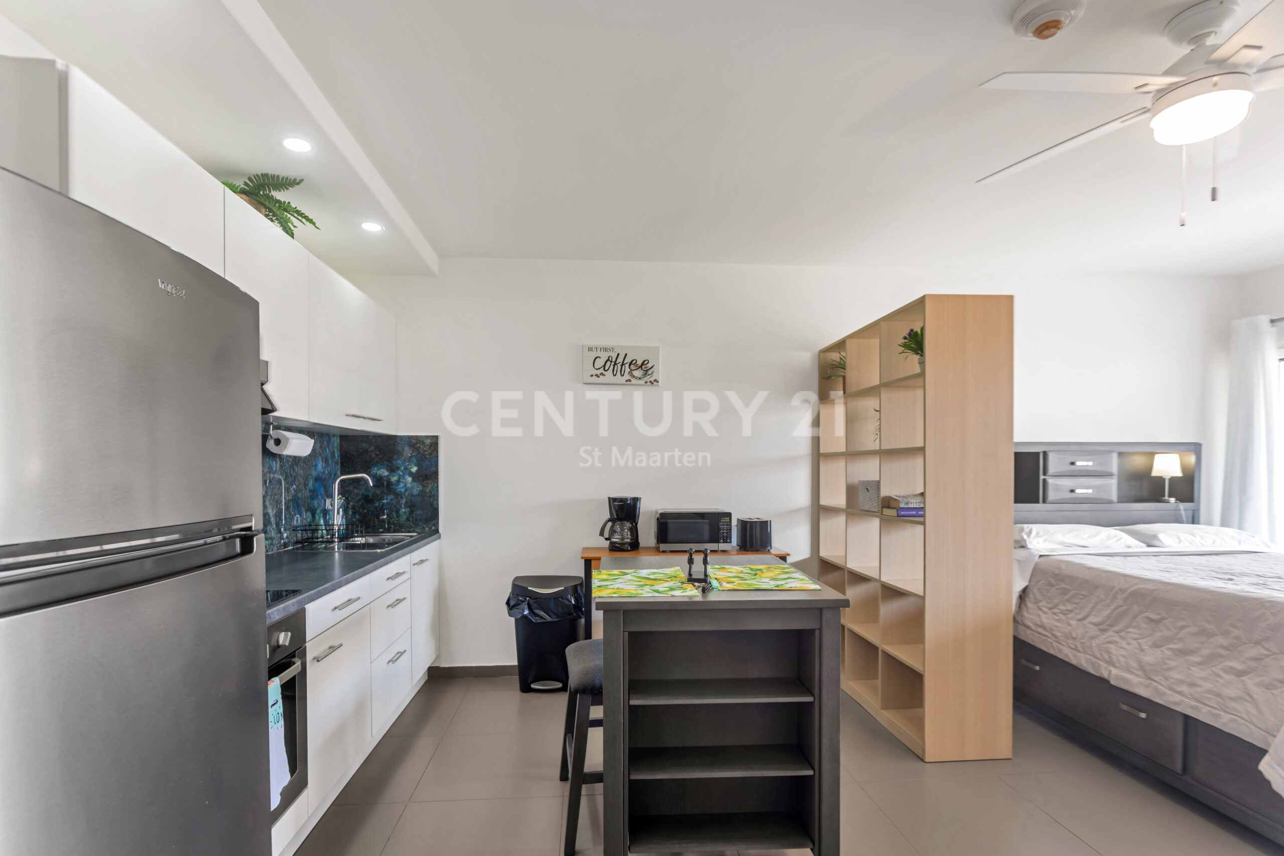 Jordan Village Studio – Steps from Beach, Restaurants & AUC for Sale